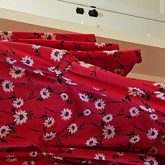 Lane Bryant Women's top Size 22/24  FUSHCIA with FLORAL PRINT - Picture 3 of 8